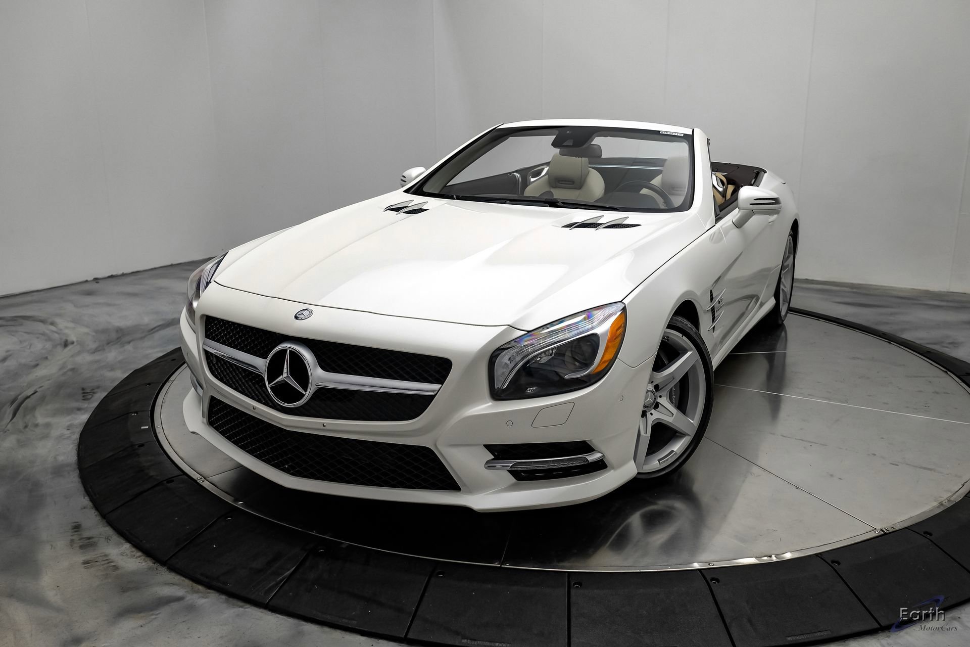 Used 2014 Mercedes-Benz SL 550 SL550 Roadster image 4