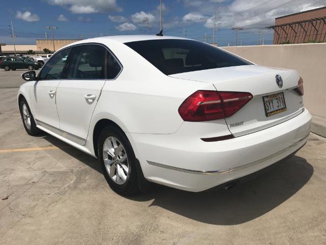 Used 2016 Volkswagen Passat 1.8T S image 2