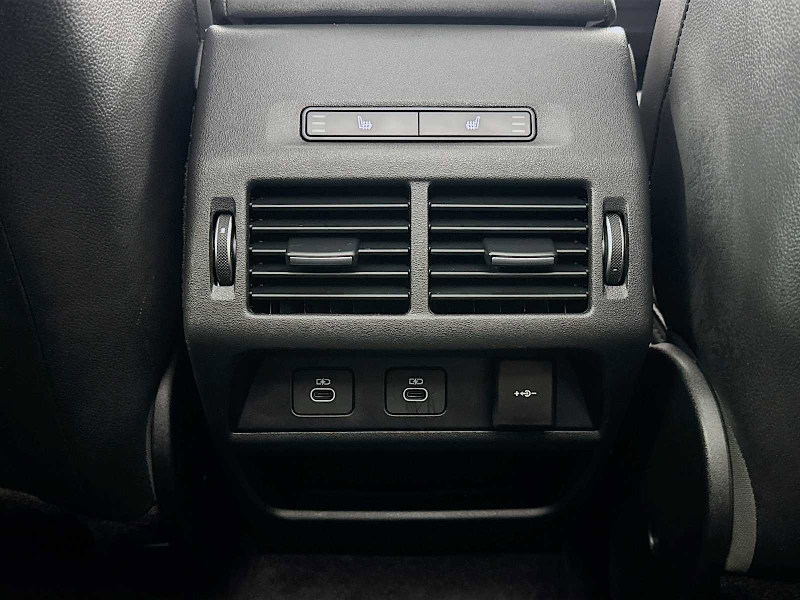 Used 2025 Land Rover Discovery Sport S image 24