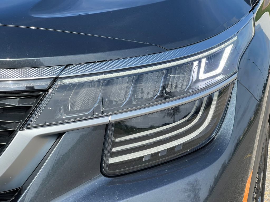 Used 2021 Kia Seltos SX w/ SX Sunroof Package image 39