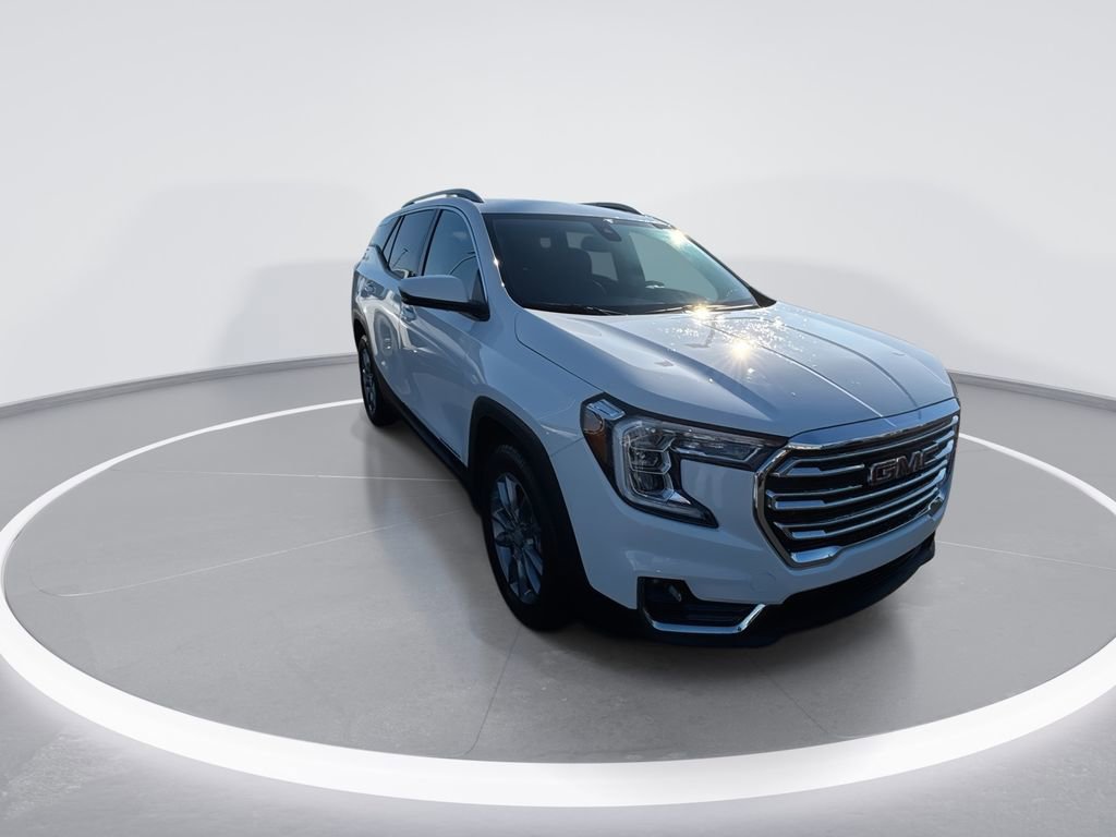 Used 2023 GMC Terrain SLT image 2