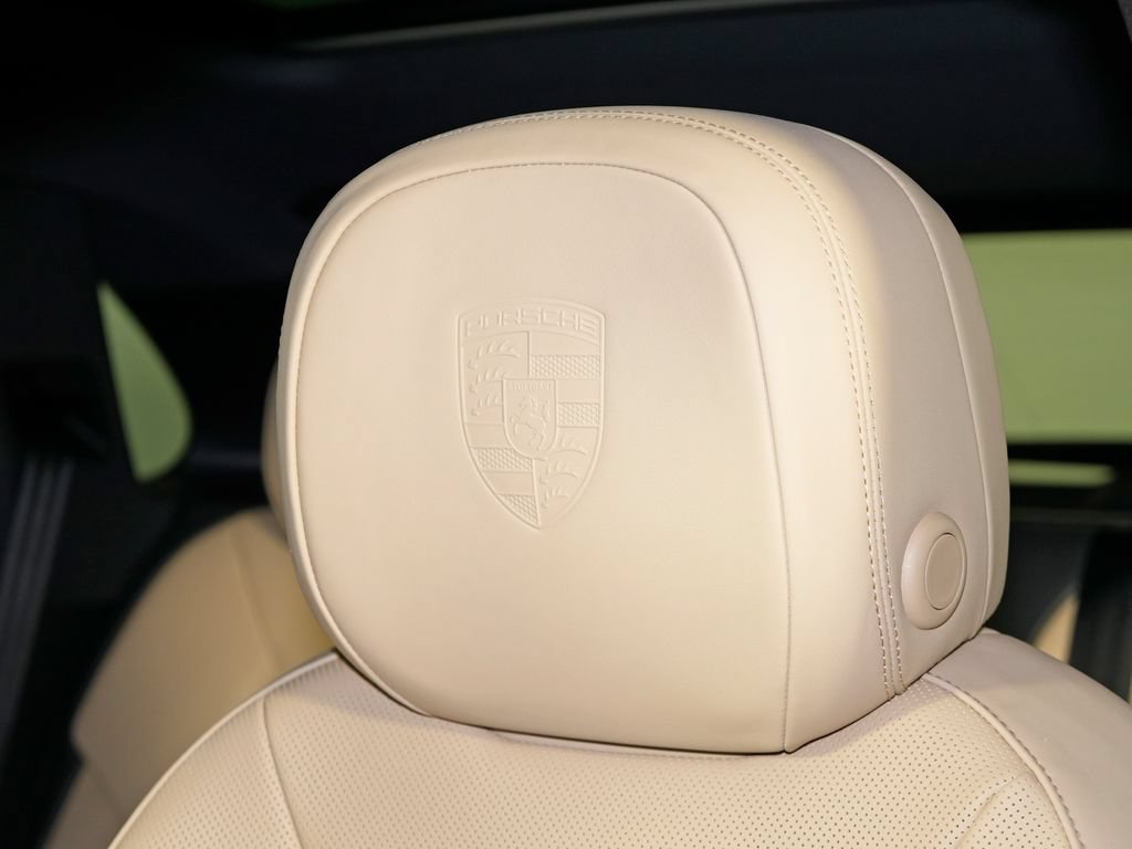 Certified 2026 Porsche Cayenne AWD/4WD image 19