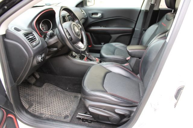 Used 2017 Jeep Compass Trailhawk AWD/4WD image 14