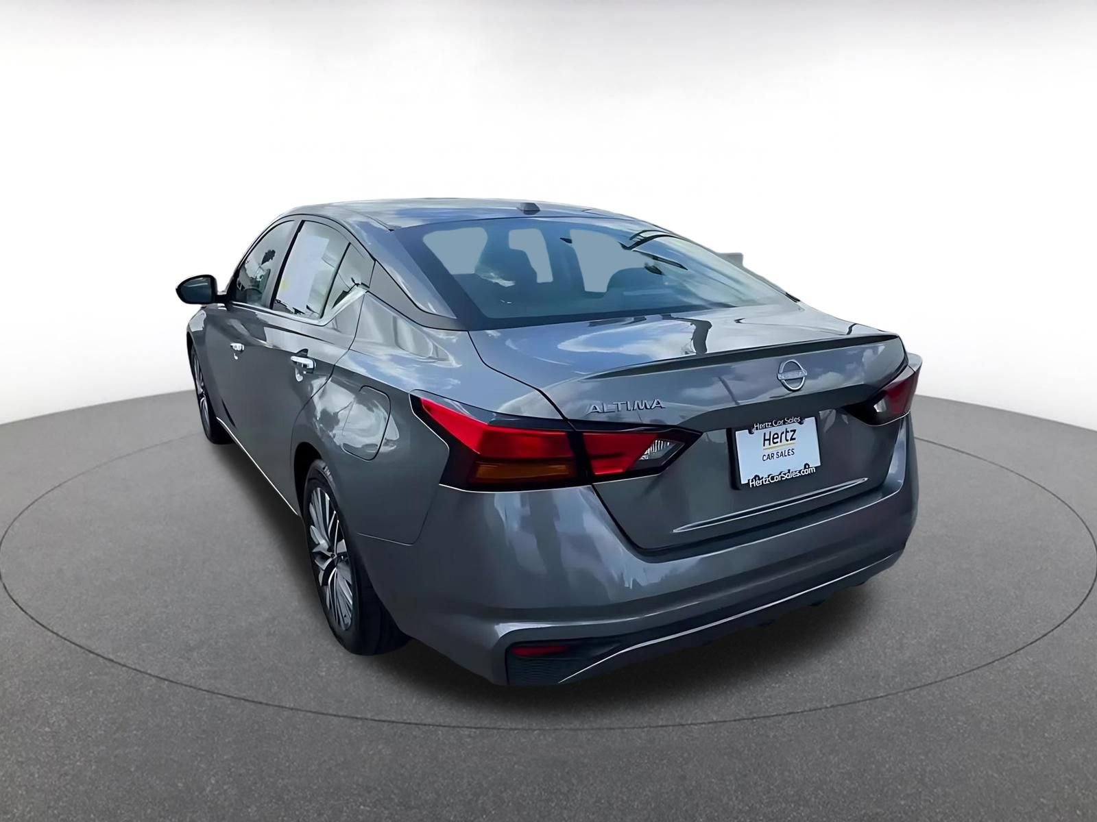 Used 2025 Nissan Altima 2.5 SV FWD image 10