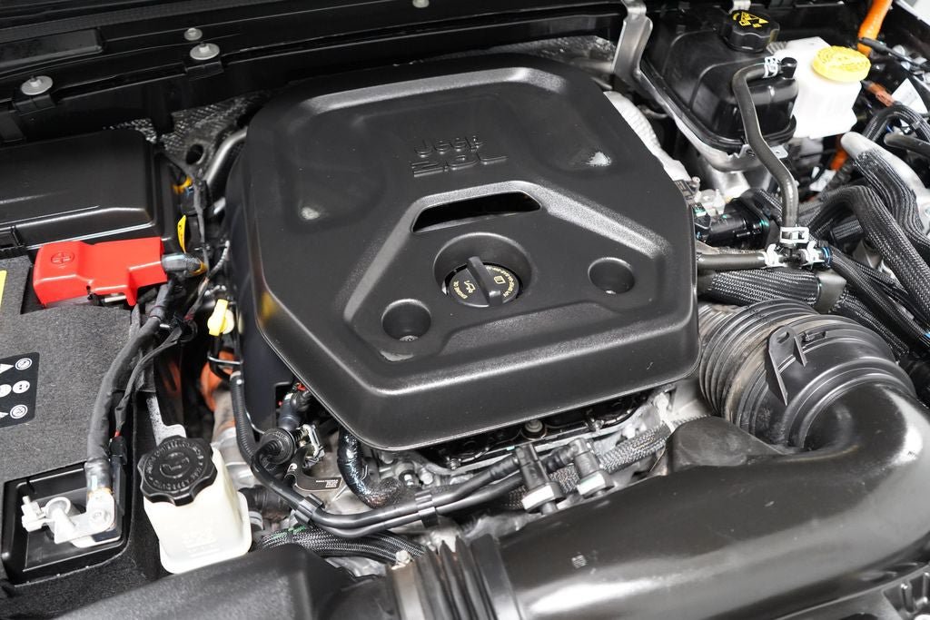 Used 2025 Jeep Wrangler Unlimited Sahara AWD/4WD image 27