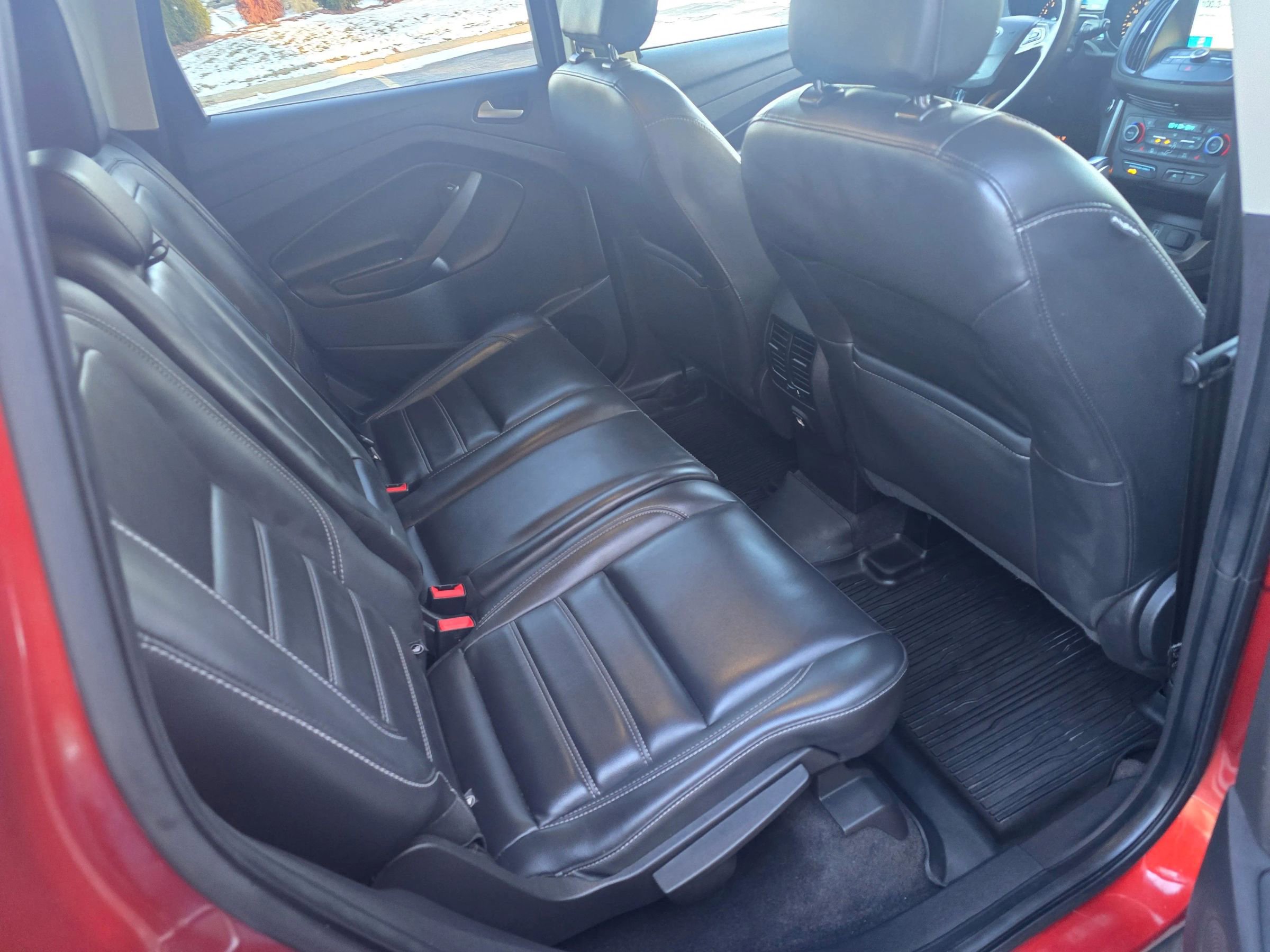 Used 2019 Ford Escape SEL image 24