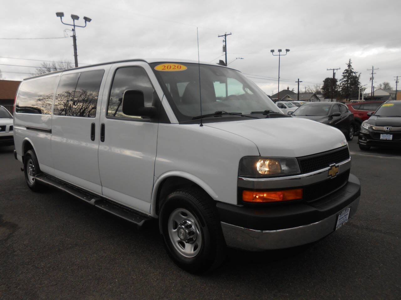 Used 2020 Chevrolet Express 3500 LT w/ LT Preferred Equipment Group image 4