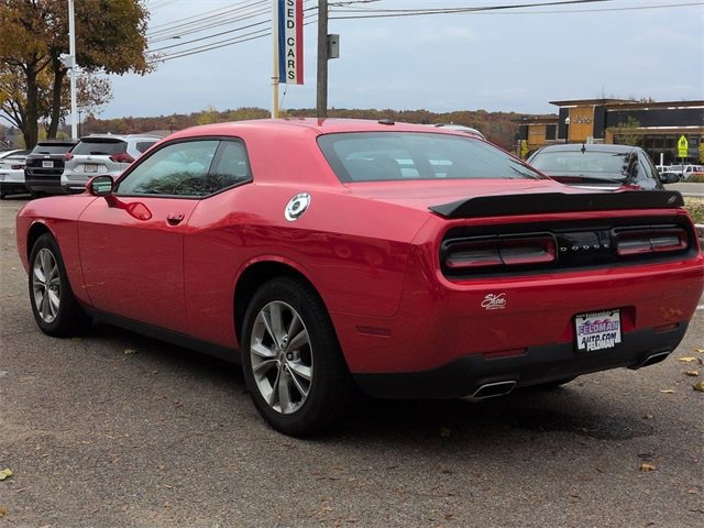 Used 2023 Dodge Challenger SXT image 3
