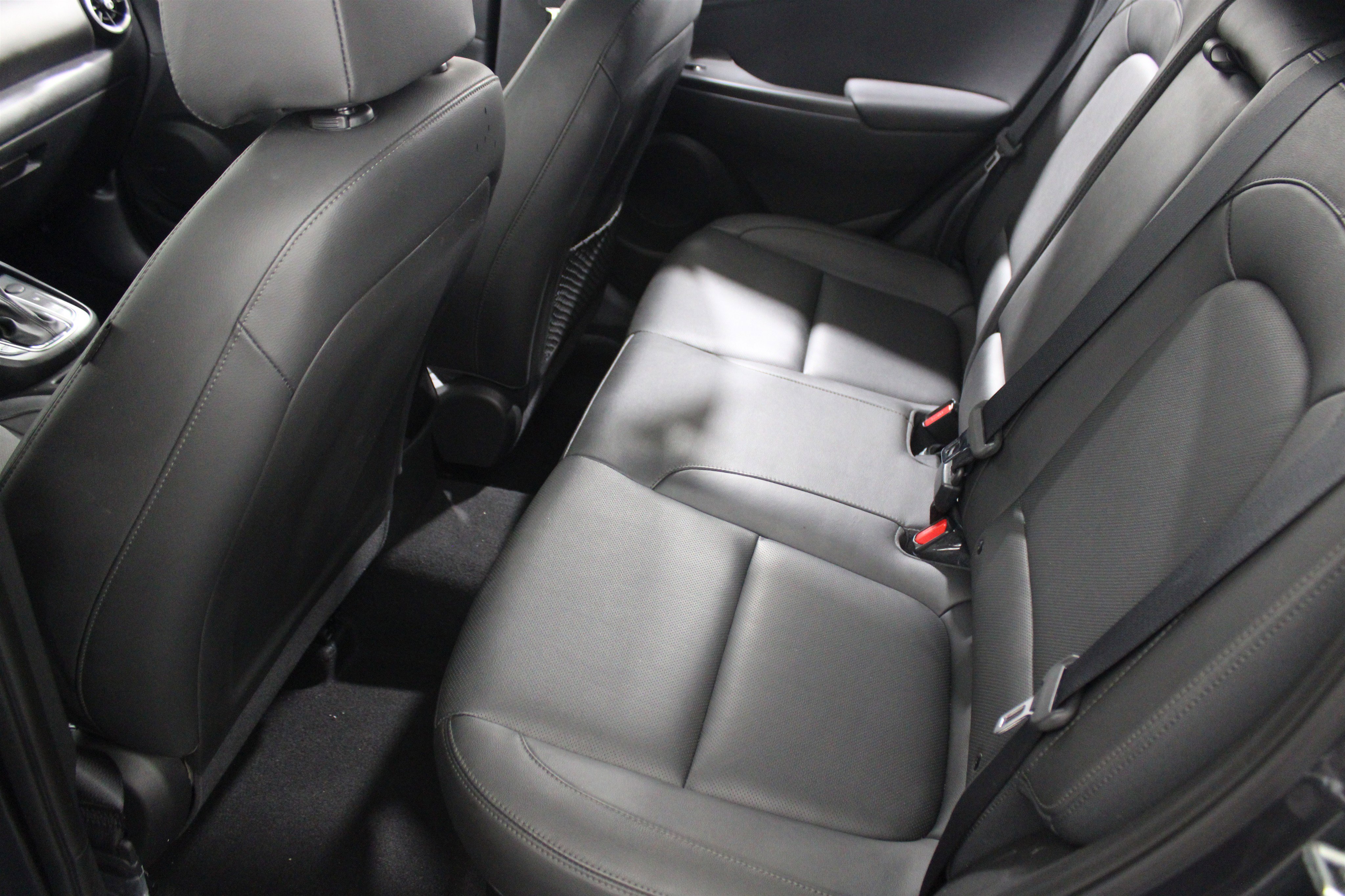 Used 2022 Hyundai Kona Limited image 24