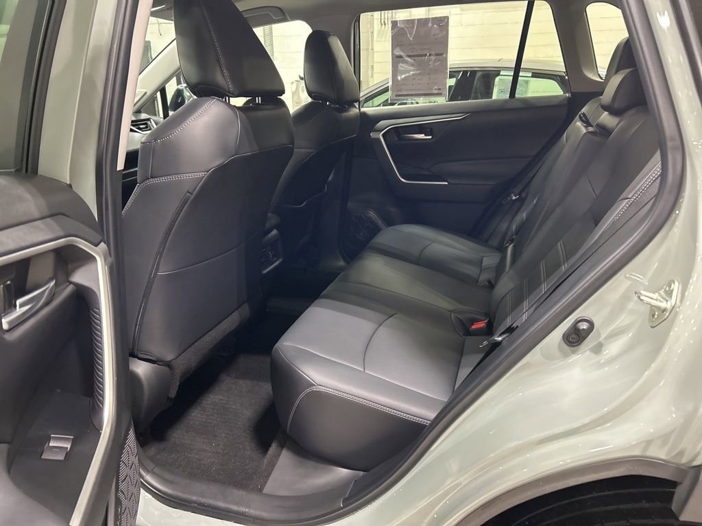 Used 2023 Toyota RAV4 XLE Premium image 18