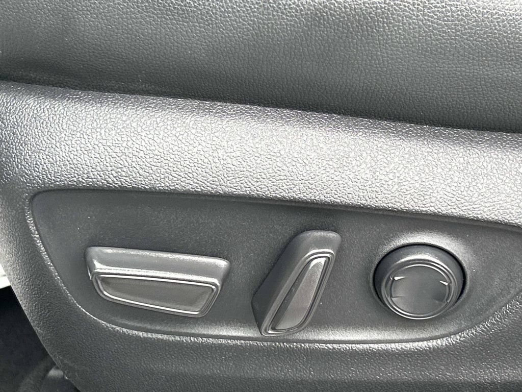 Used 2024 Toyota Grand Highlander XLE FWD image 26