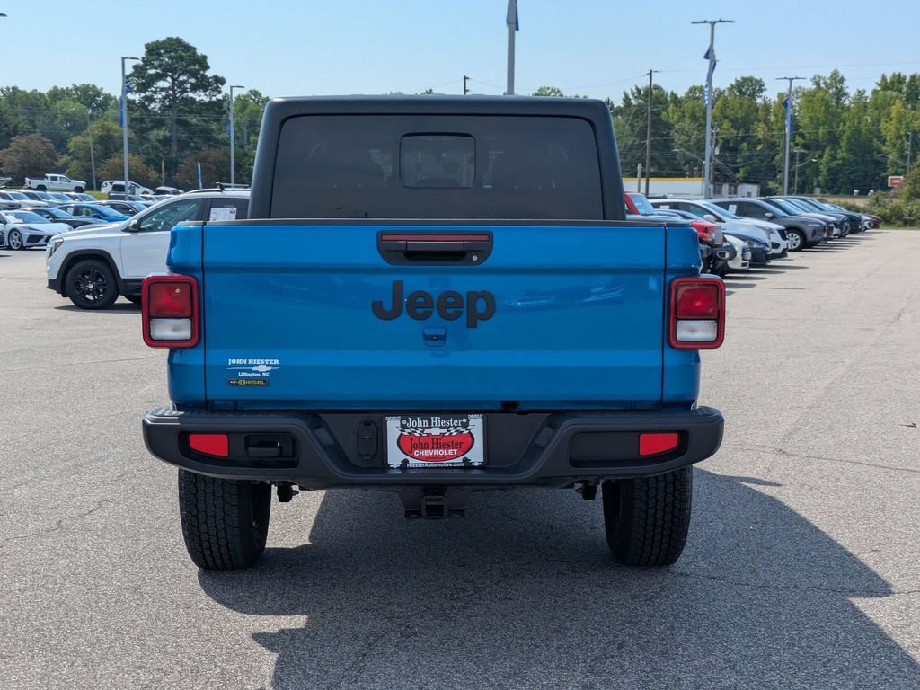 Used 2023 Jeep Gladiator Sport AWD/4WD image 4