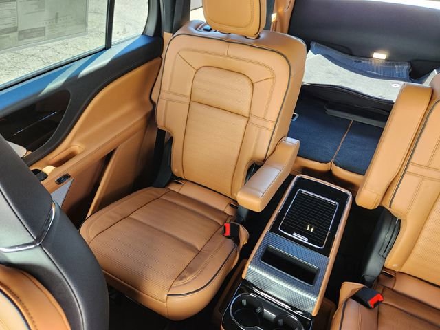 New 2025 Lincoln Aviator Black Label w/ Jet Appearance Package image 13