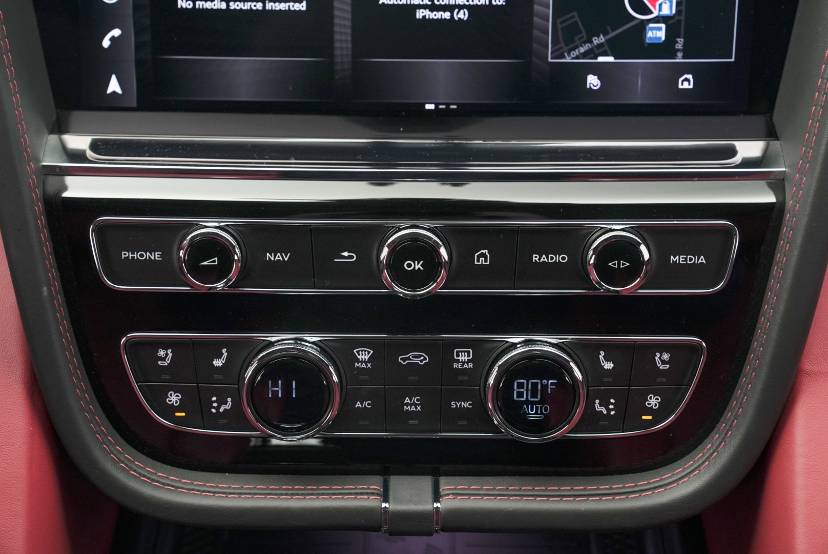 Used 2022 Bentley Bentayga image 35