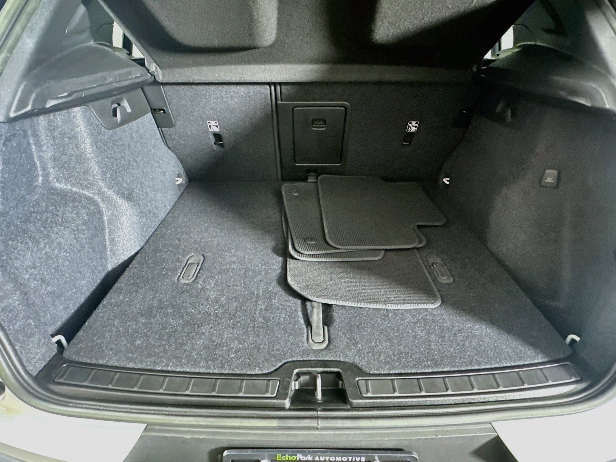 Used 2023 Volvo XC40 Recharge Plus AWD/4WD image 28
