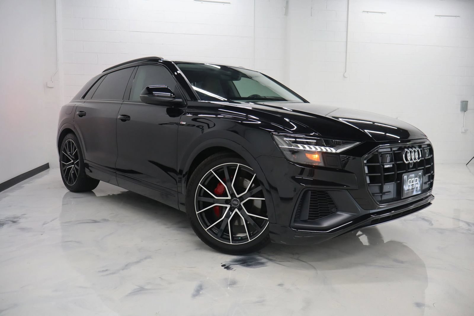 Used 2020 Audi Q8 Prestige w/ Prestige Package AWD/4WD image 2