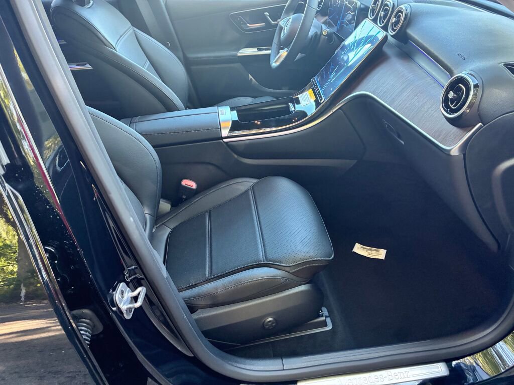 New 2026 Mercedes-Benz GLC 350e 4MATIC image 14