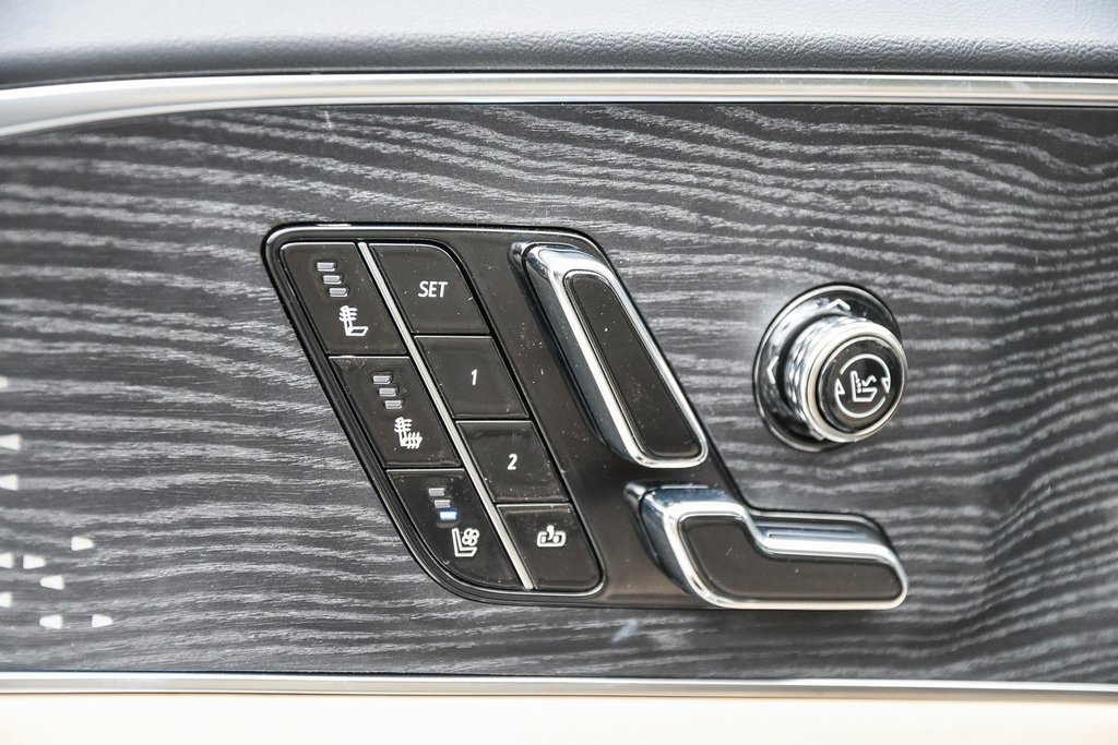 New 2024 Cadillac Lyriq Sport w/ Nappa Leather Package image 24