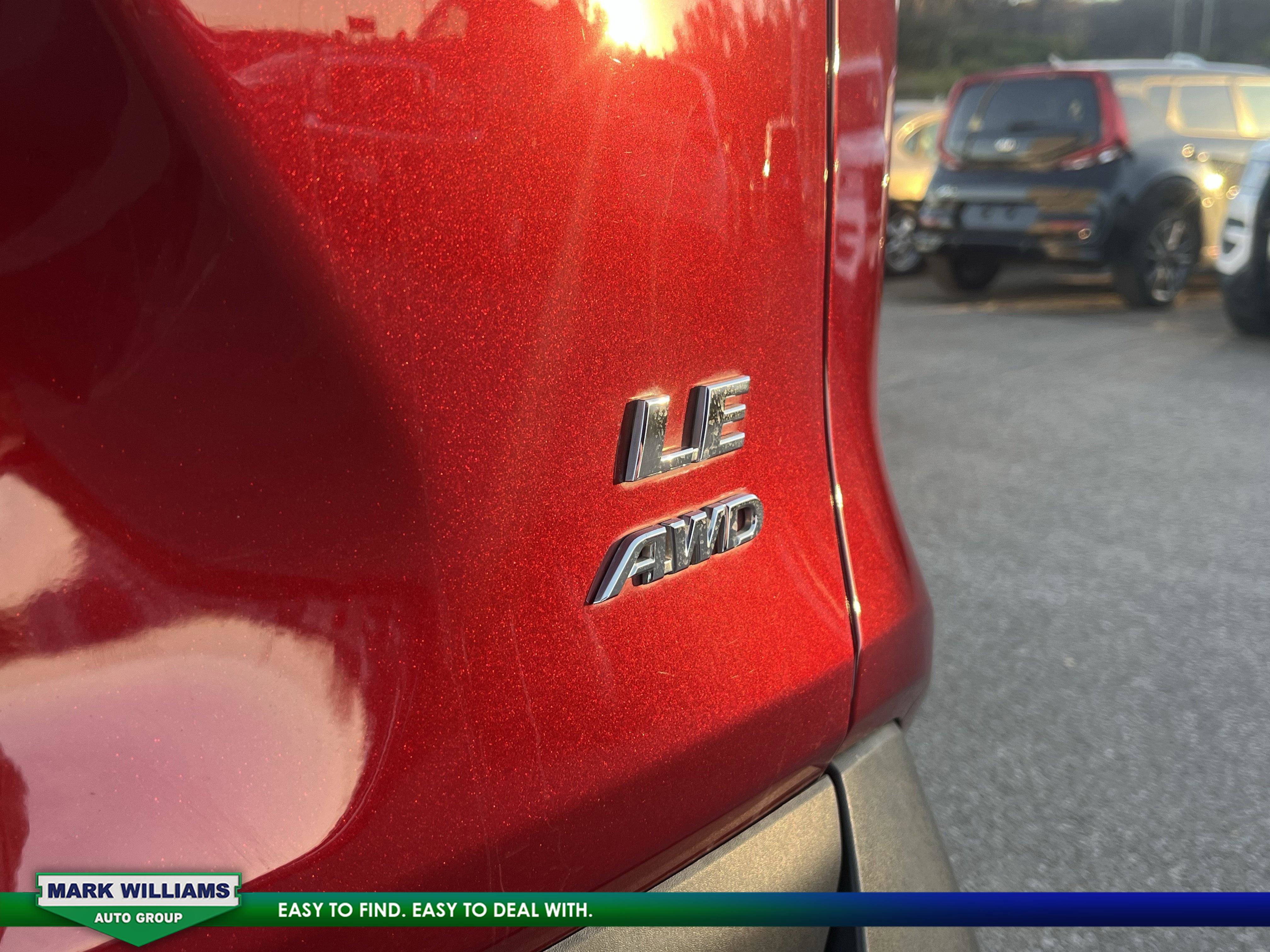 Used 2020 Toyota RAV4 LE image 10