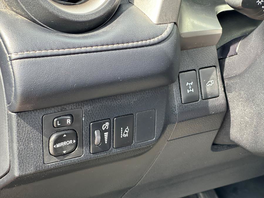Used 2018 Toyota RAV4 Limited w/ All Weather Liner Package AWD/4WD image 19