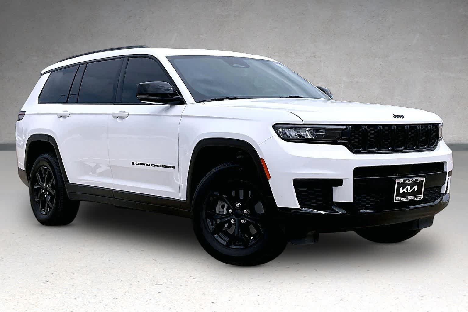 Used 2025 Jeep Grand Cherokee L Altitude RWD image 19