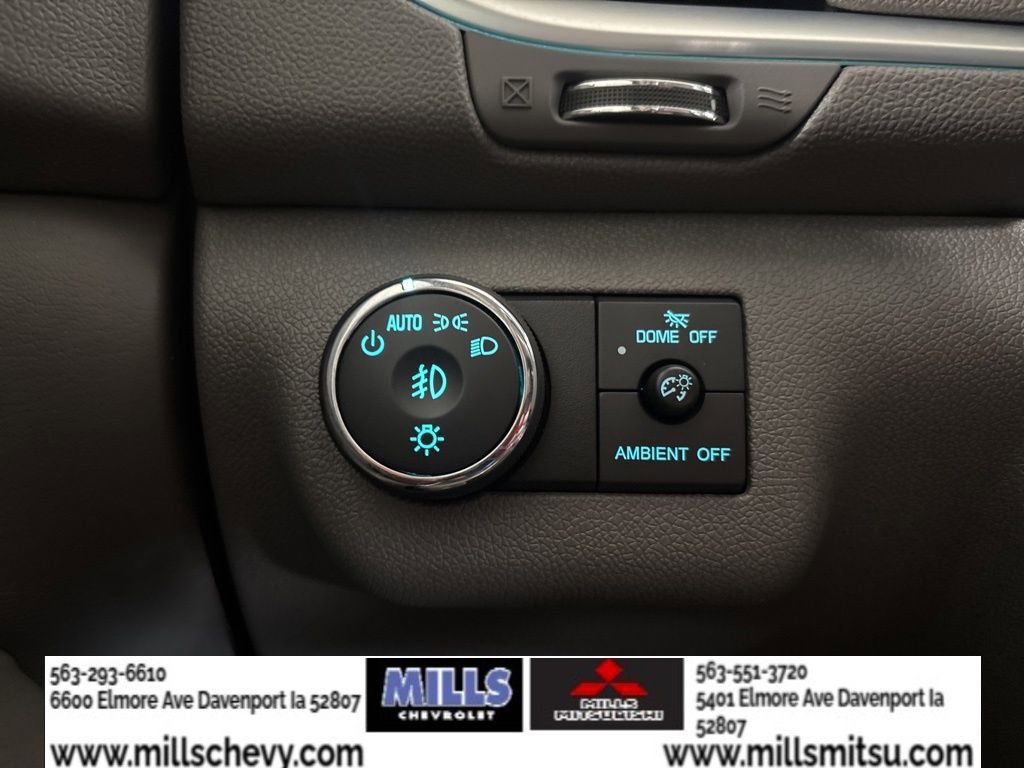 Used 2015 Chevrolet Traverse LT image 25