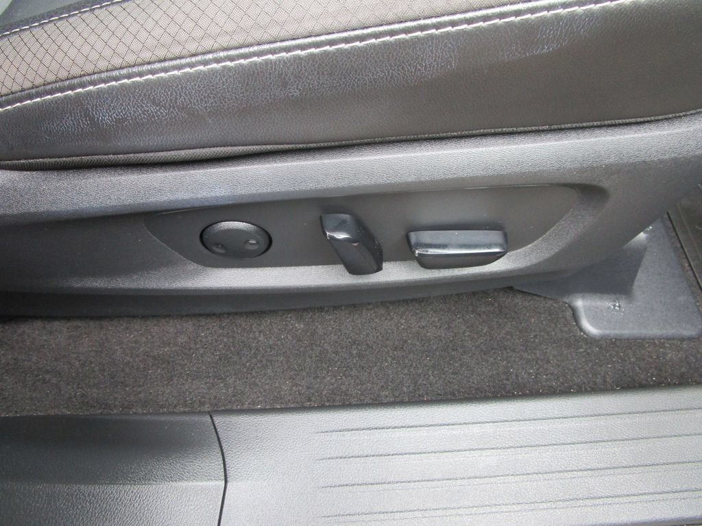 Used 2024 Nissan Pathfinder SL FWD image 26