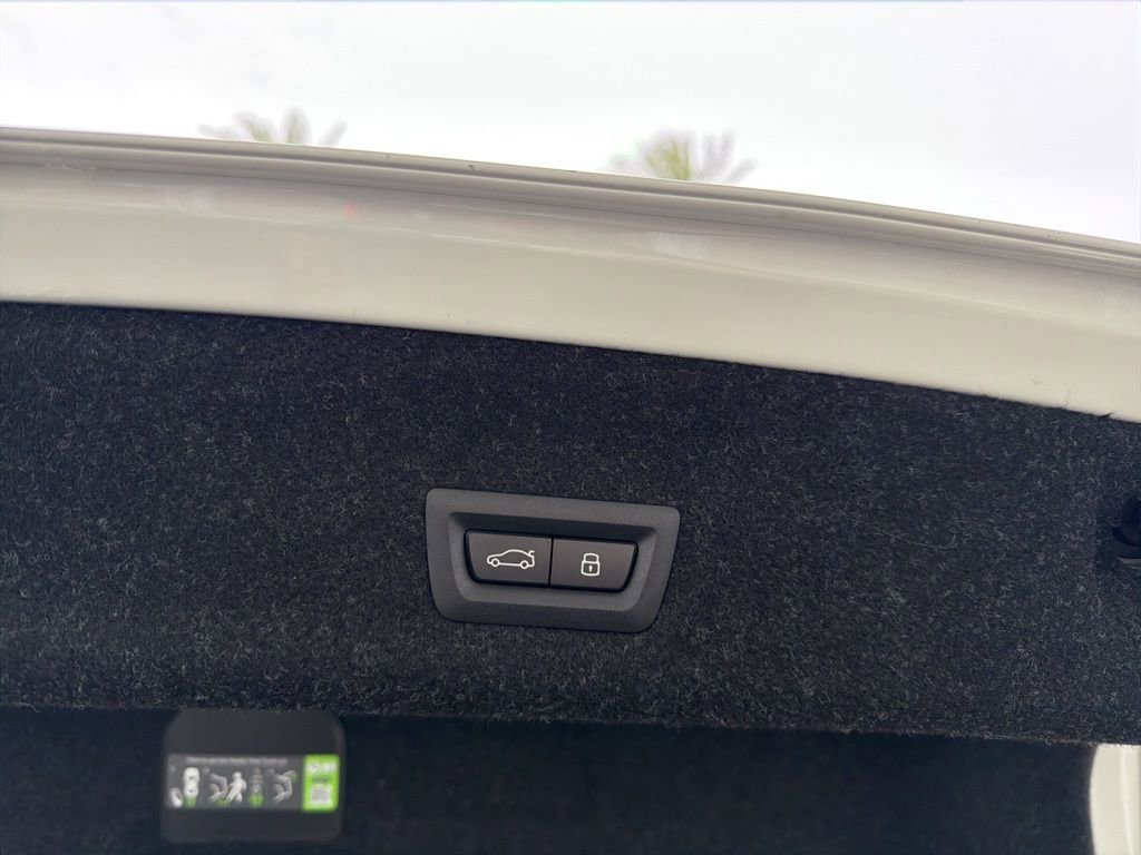 New 2026 BMW 330i Sedan w/ Convenience Package image 20