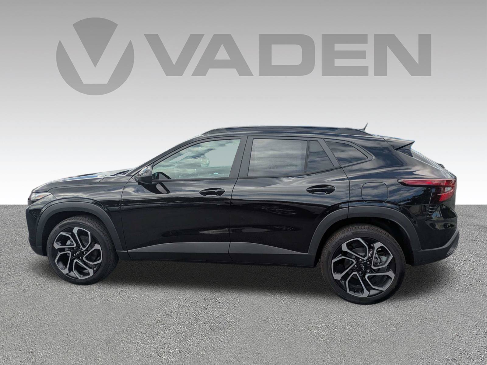 New 2026 Chevrolet Trax RS w/ Sunroof Package FWD image 28