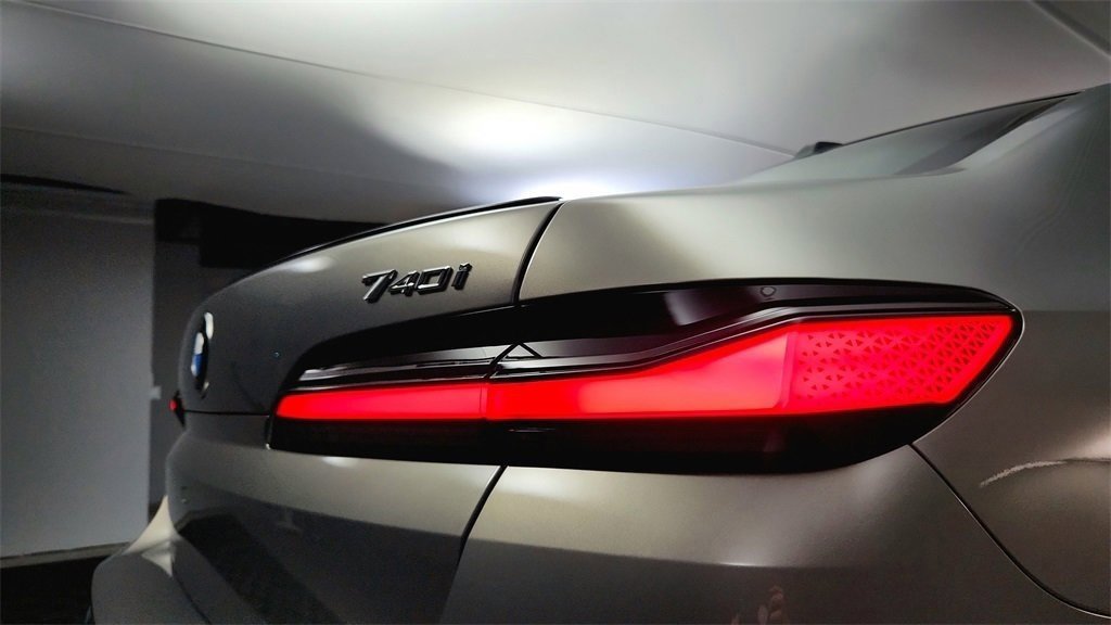 New 2026 BMW 740i xDrive image 33