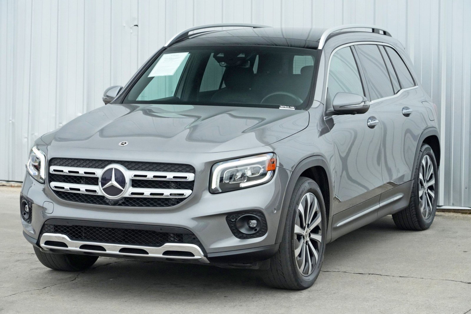 Used 2020 Mercedes-Benz GLB 250 4MATIC w/ Premium Package image 50