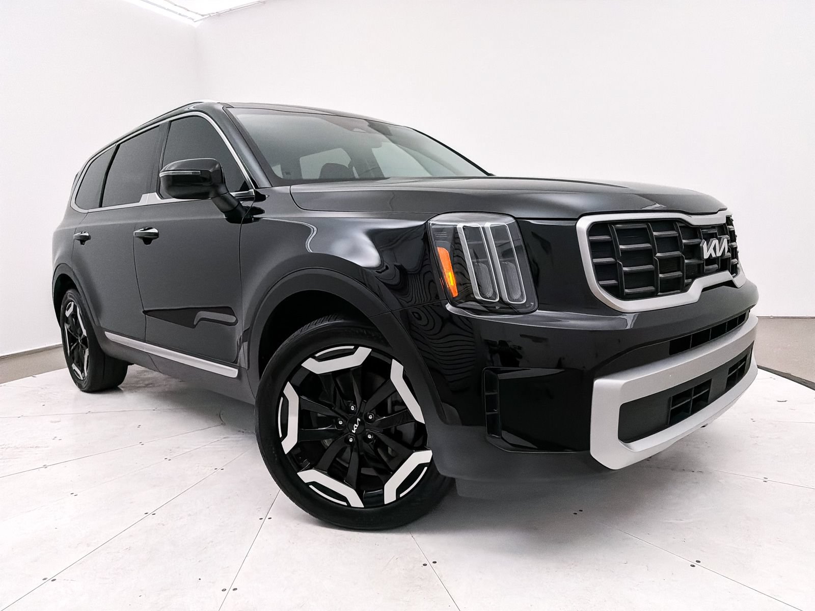 Certified 2024 Kia Telluride S w/ S Sunroof Package FWD image 1