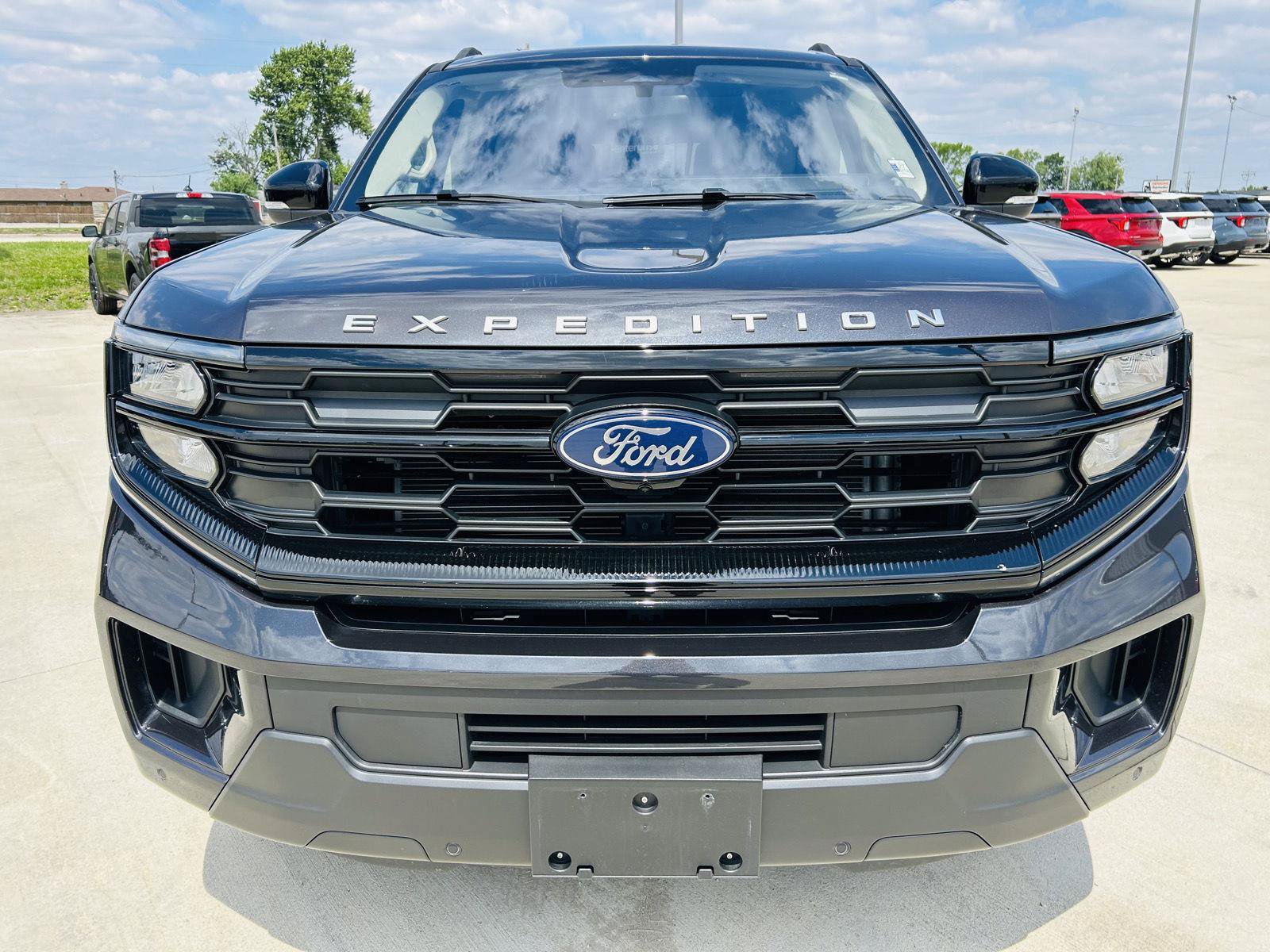Used 2025 Ford Expedition Active AWD/4WD image 43