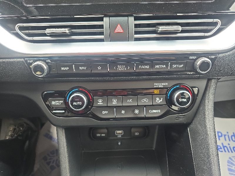 Used 2022 Kia Niro EX Premium FWD image 17