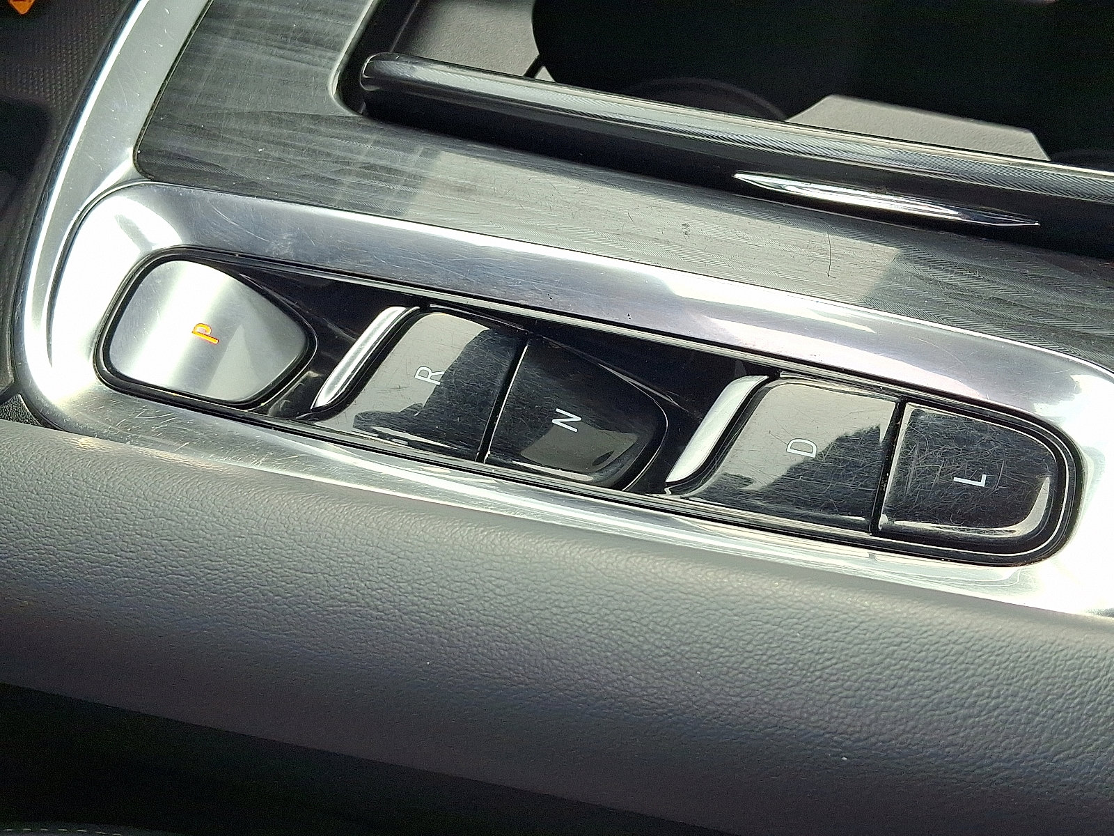 Used 2023 Buick Enclave Essence w/ Experience Buick Package image 16