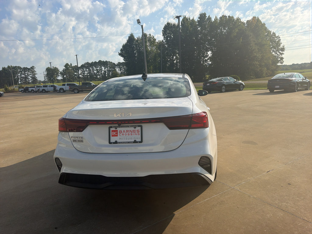 Used 2023 Kia Forte LXS FWD image 5
