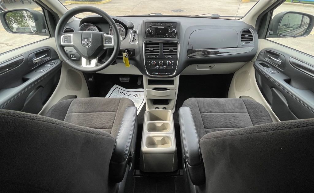 Used 2013 Dodge Grand Caravan SE FWD image 26