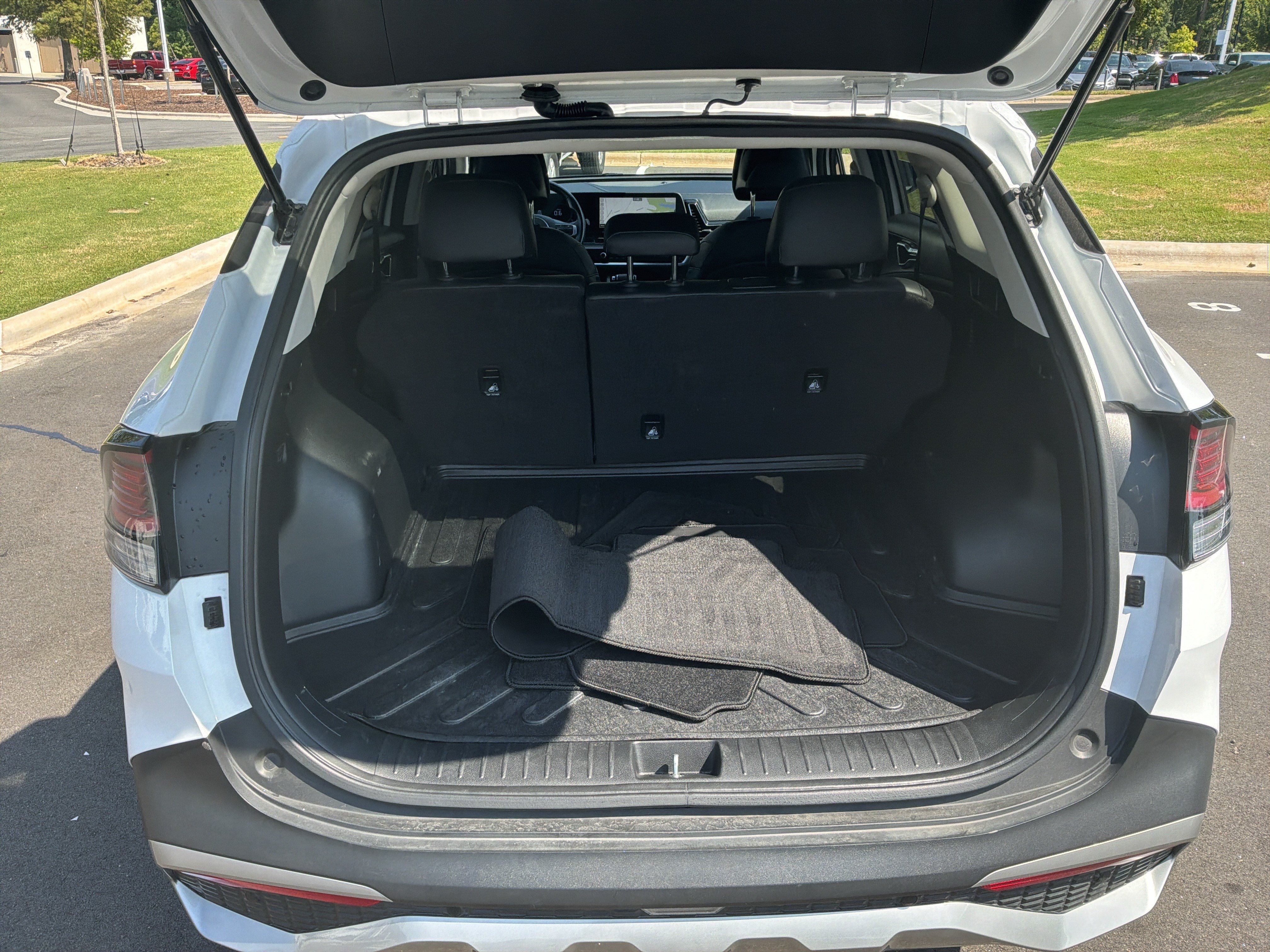 Used 2023 Kia Sportage EX FWD image 40
