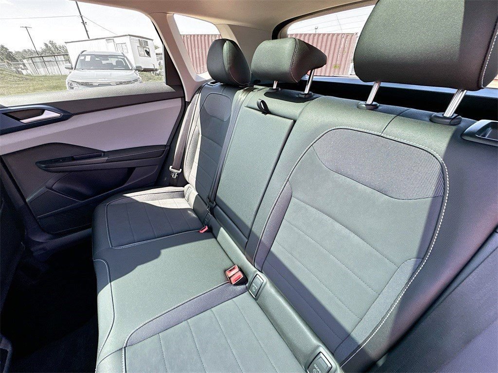 Used 2024 Volkswagen Taos SE FWD image 26
