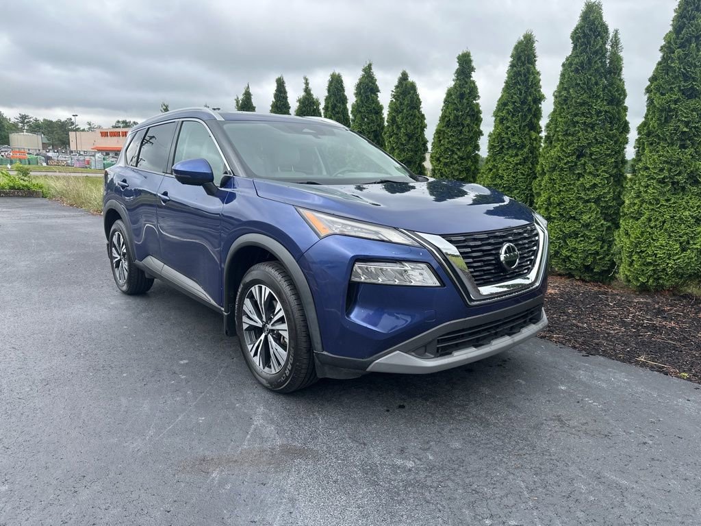 Used 2021 Nissan Rogue SV w/ Premium Package FWD image 2