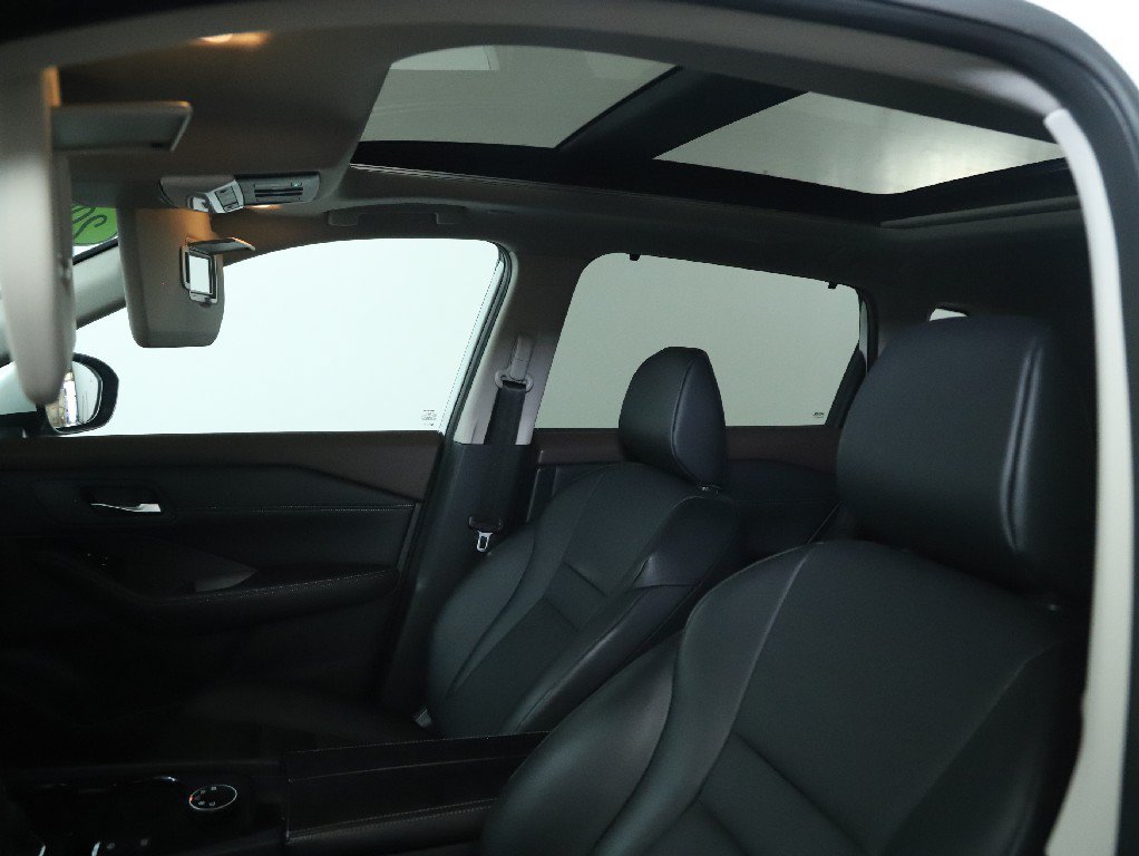 Certified 2023 Nissan Rogue SV w/ SV Premium B Package AWD/4WD image 23