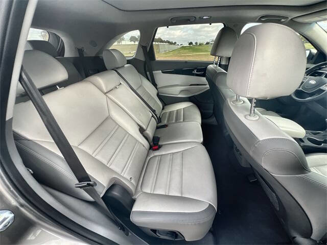 Used 2019 Kia Sorento SX w/ SX Touring Package image 26