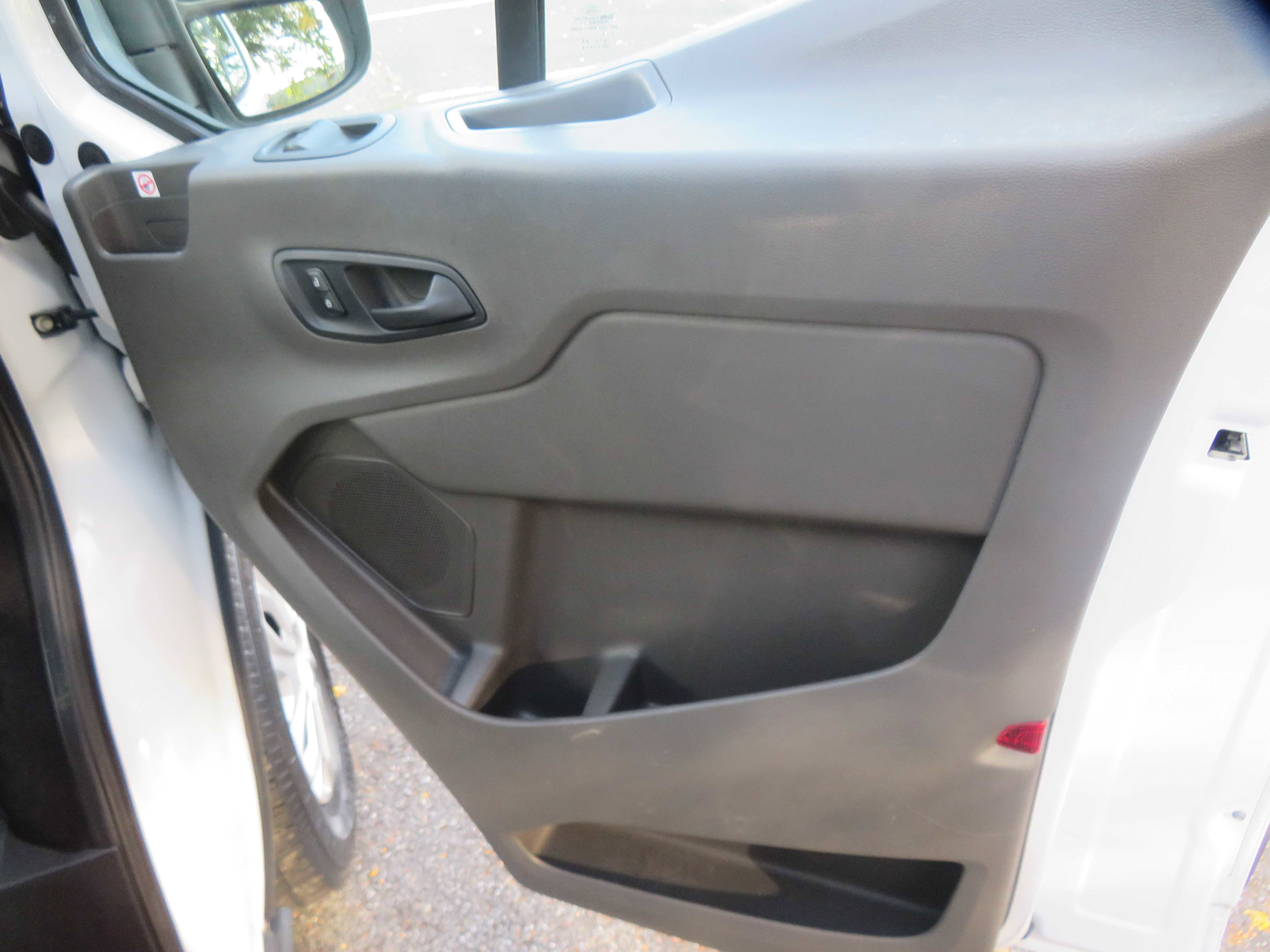 Used 2021 Ford Transit 350 XLT image 31