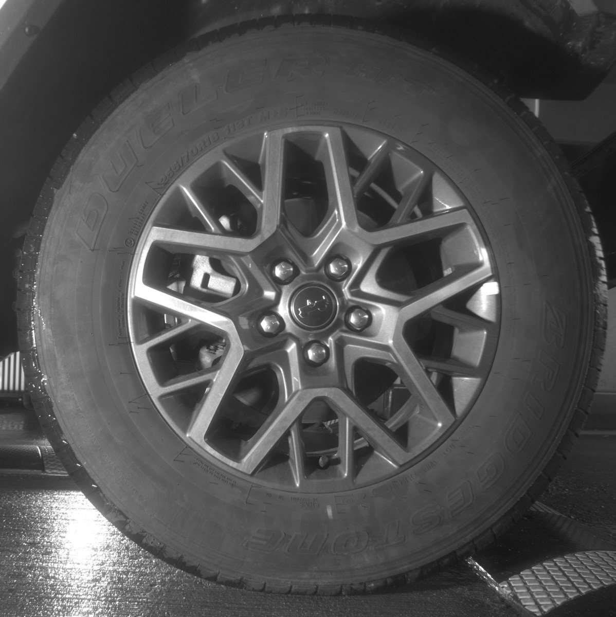 Used 2025 Jeep Wrangler Sahara AWD/4WD image 13