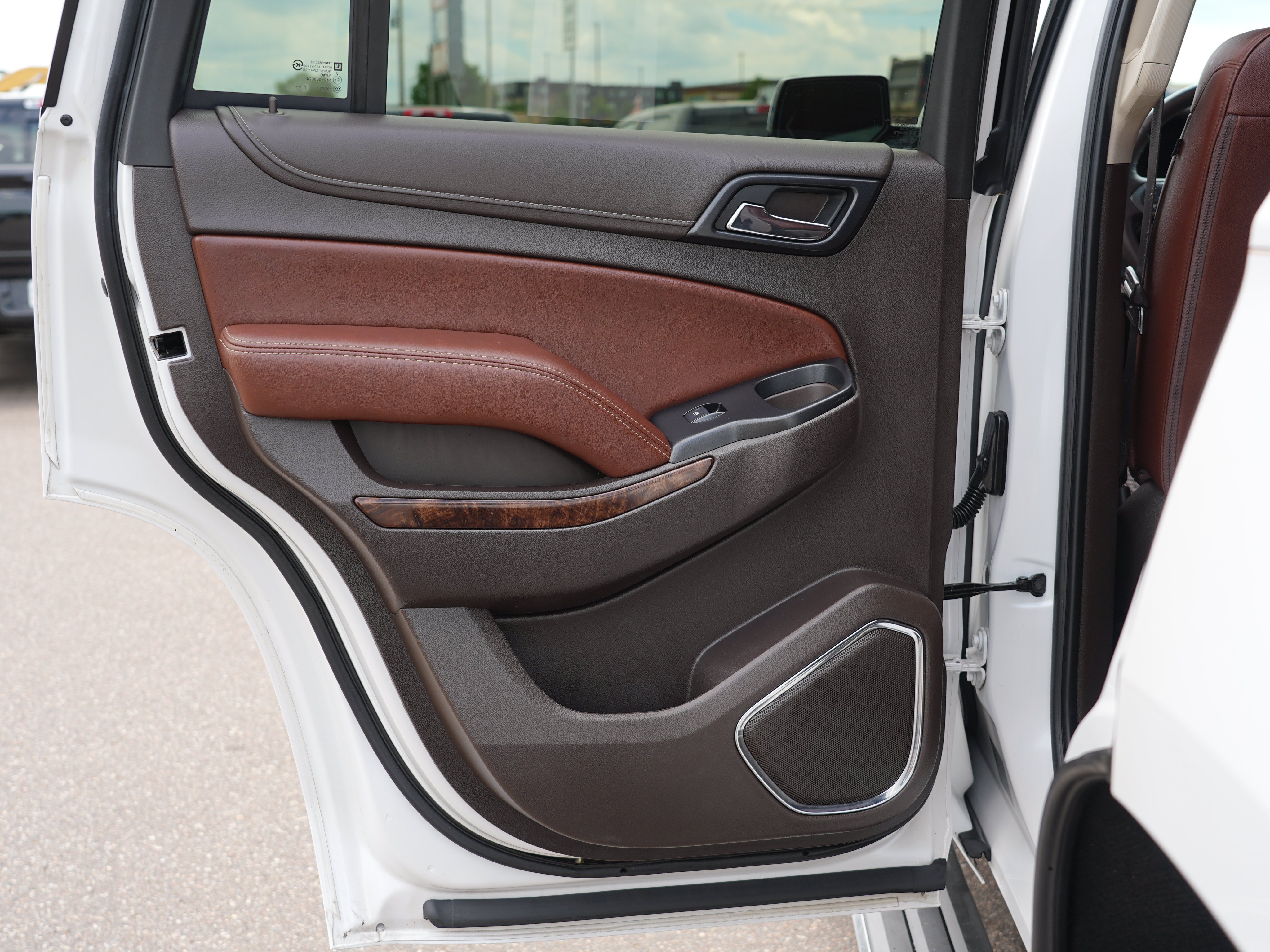 Used 2018 Chevrolet Tahoe Premier AWD/4WD image 19