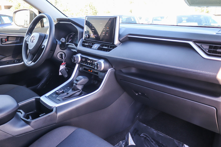 Used 2025 Toyota RAV4 LE AWD/4WD image 19