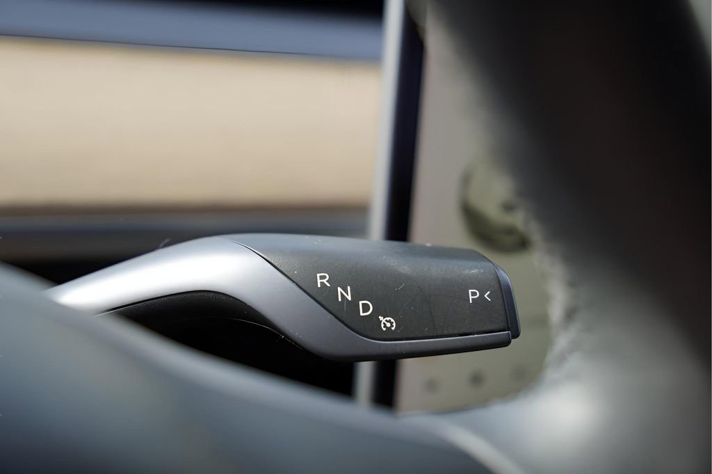 Used 2020 Tesla Model 3 Standard Range image 15