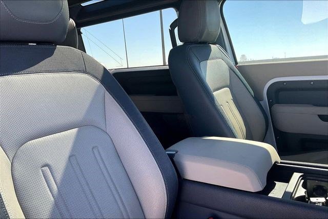 Used 2022 Land Rover Defender 90 X-Dynamic S image 7