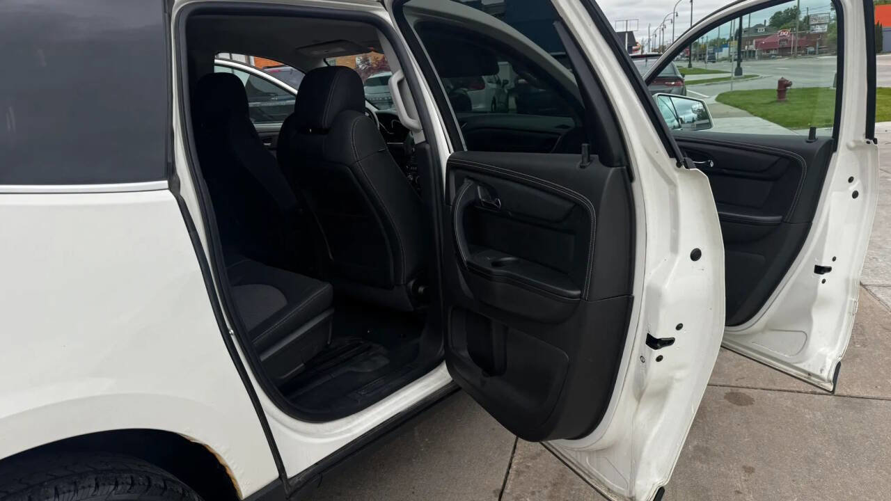 Used 2014 Chevrolet Traverse LT FWD image 16