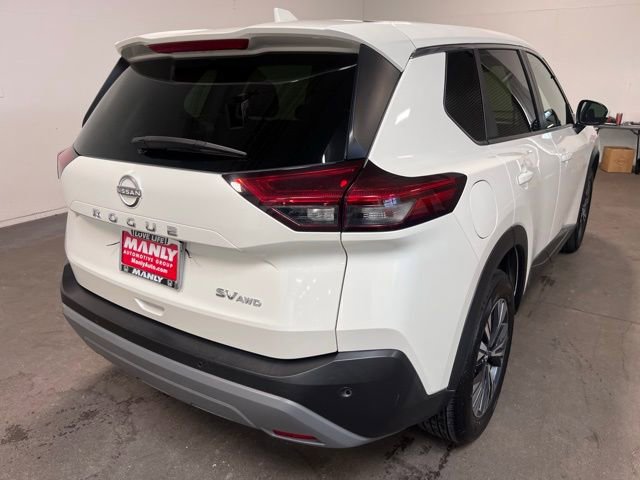 Used 2023 Nissan Rogue SV image 3